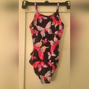 Children's Place one piece swimsuit. SIZE. 5/6